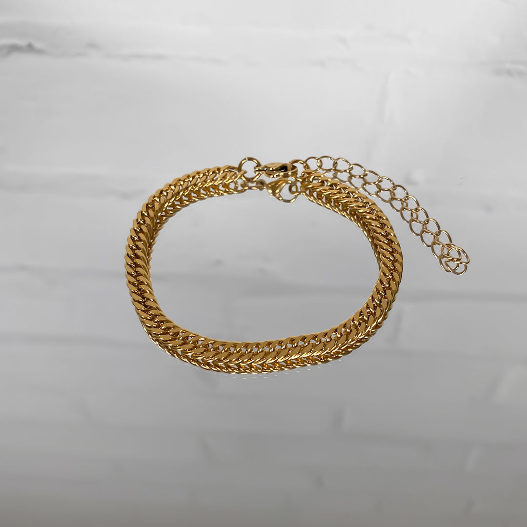 Double Link Curb Anklet | Gold - Image 1 - ISMI JEWELS