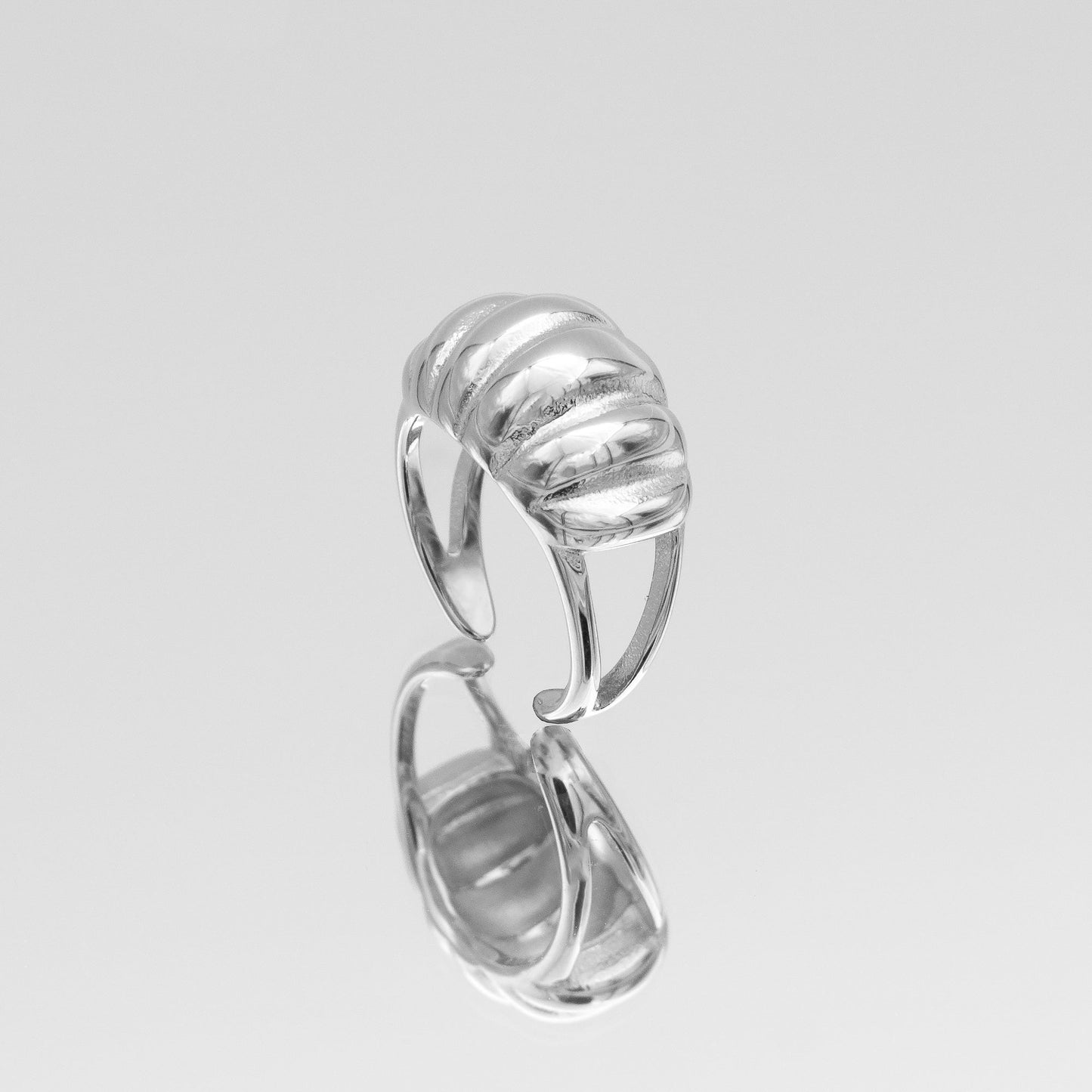 Inez Chunky Dome Ring - Image 7 - ISMI JEWELS