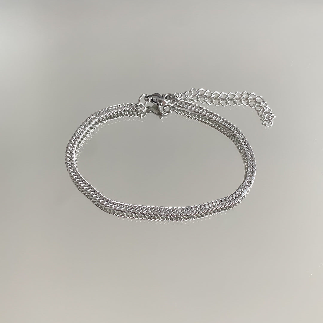 Double Link Curb Anklet | Silver - Image 4 - ISMI JEWELS