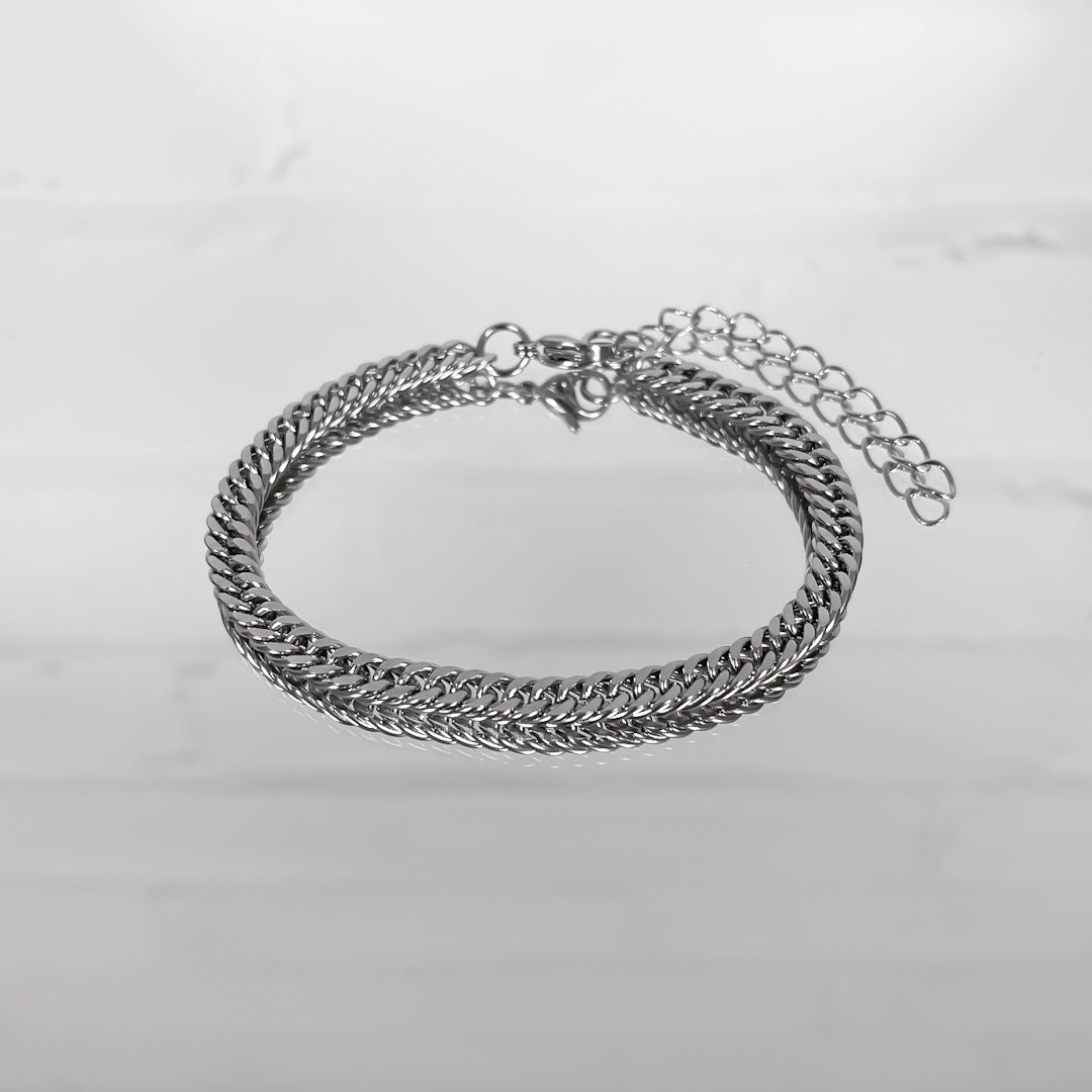 Double Link Curb Anklet | Silver - Image 1 - ISMI JEWELS
