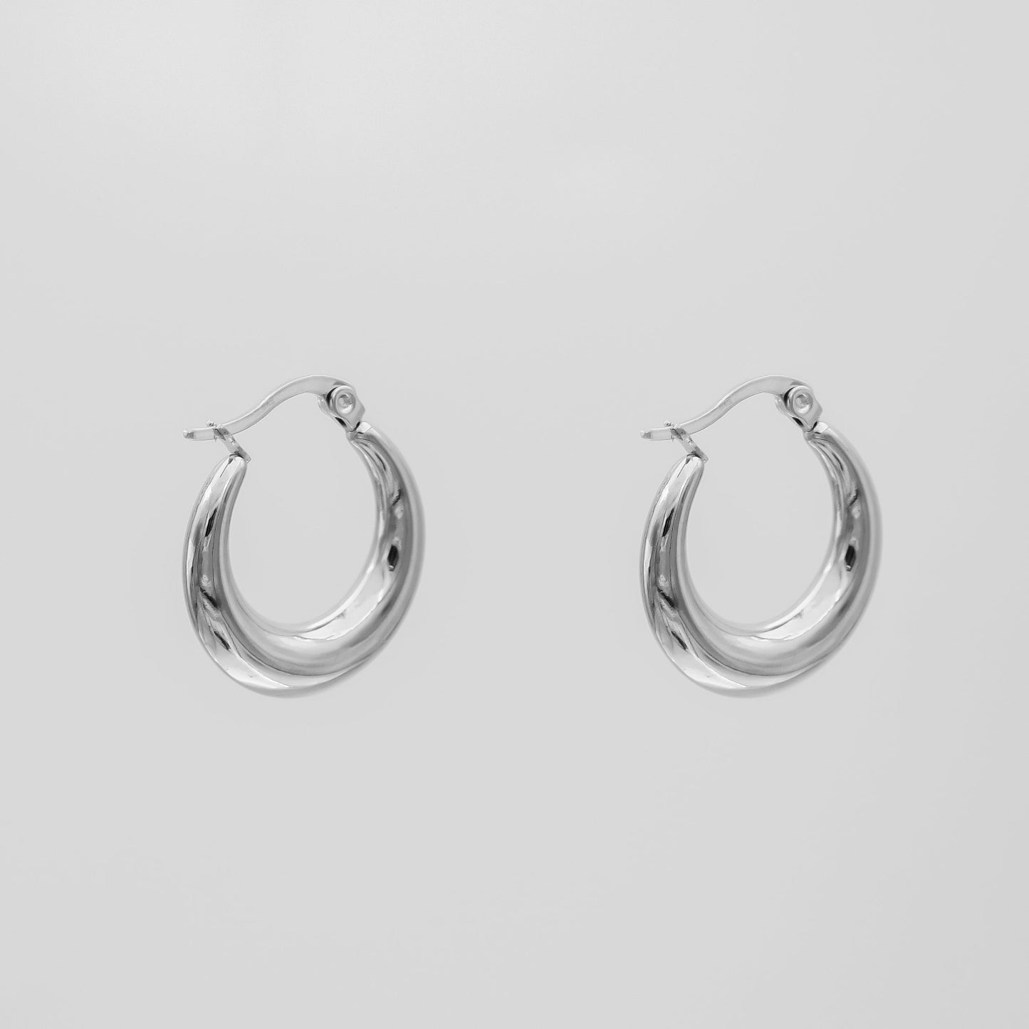 Lina Hoop Earrings | Silver - Image 2 - ISMI JEWELS