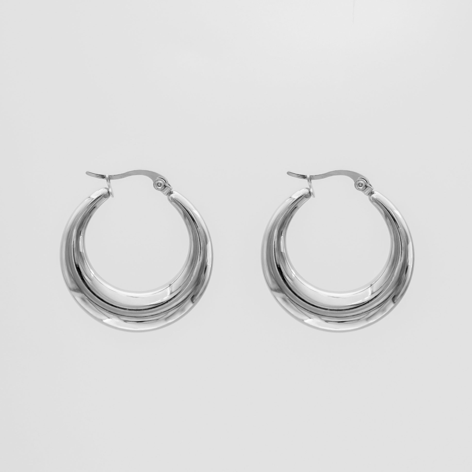 Lina Hoop Earrings | Silver - Image 3 - ISMI JEWELS