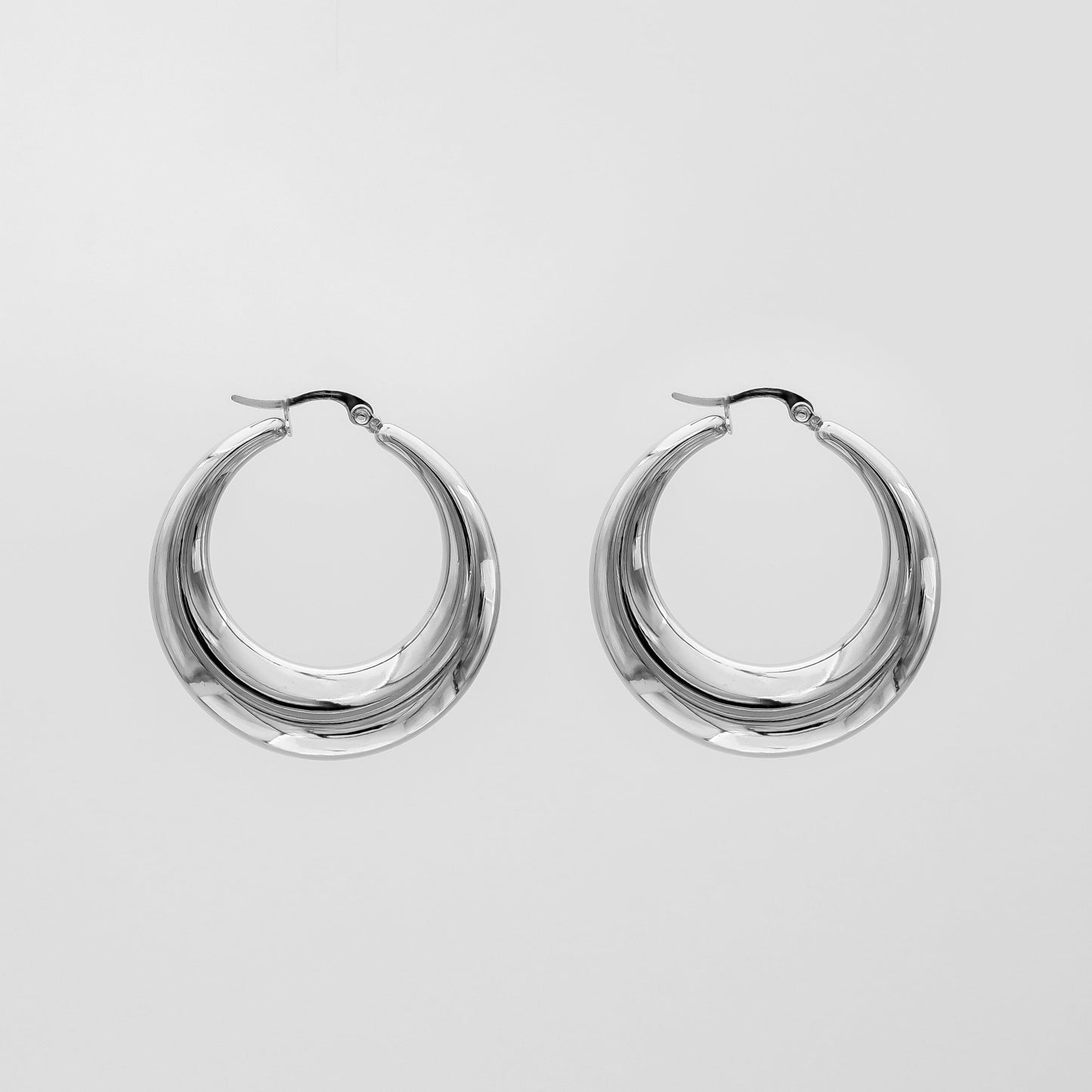 Lina Hoop Earrings | Silver - Image 5 - ISMI JEWELS