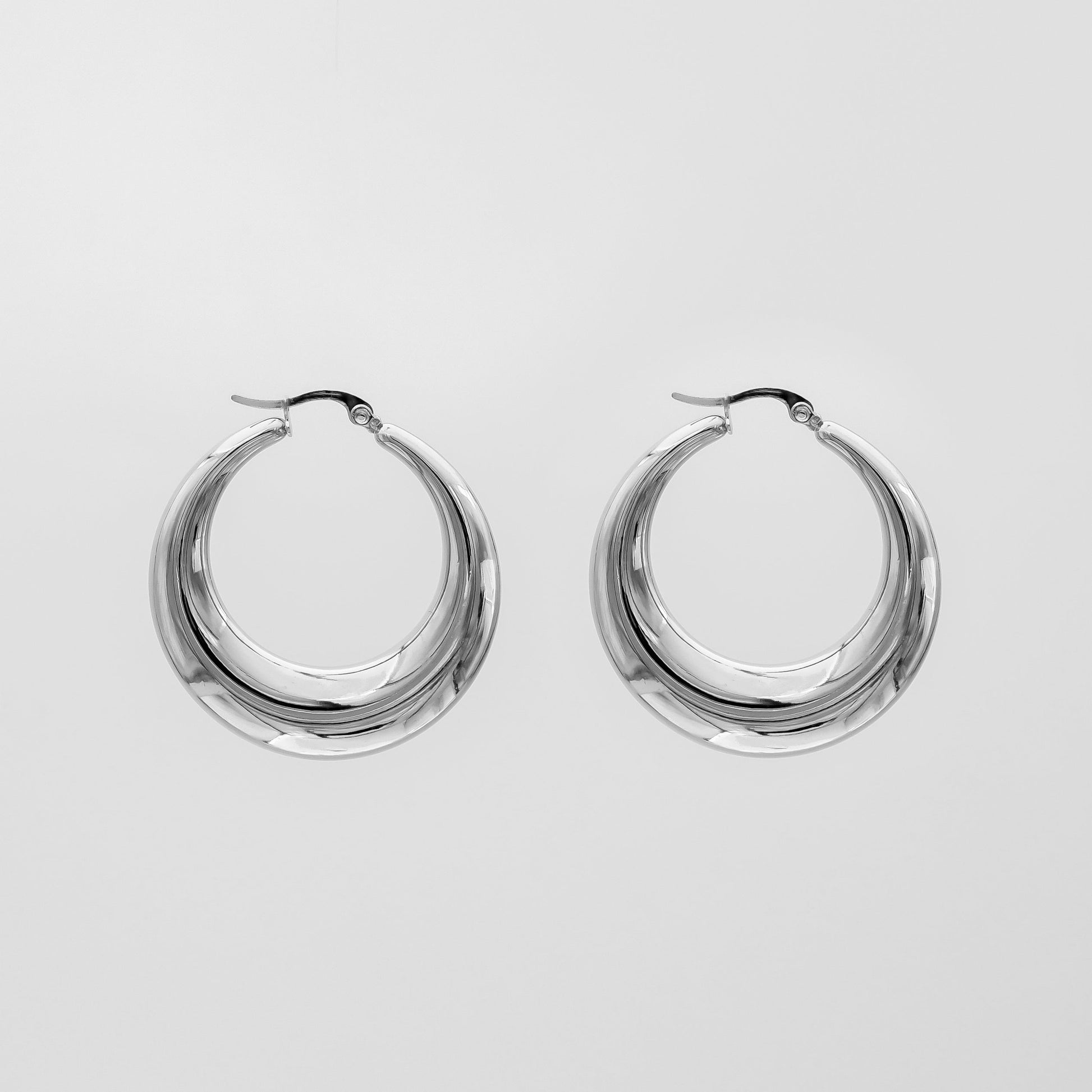 Lina Hoop Earrings | Silver - Image 5 - ISMI JEWELS