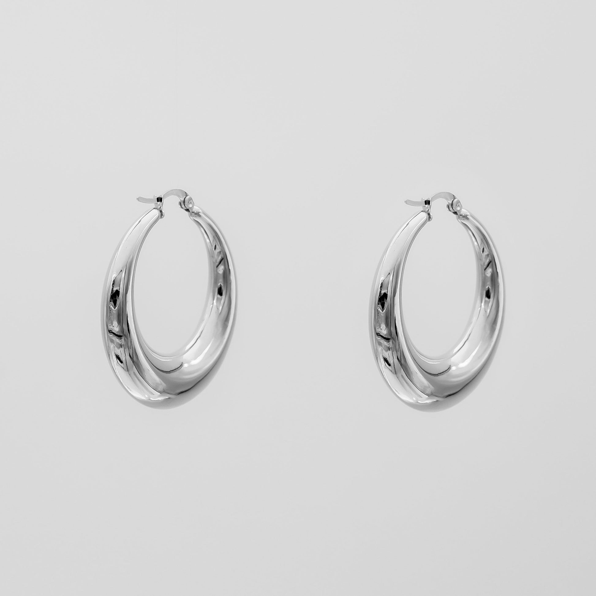 Lina Hoop Earrings | Silver - Image 6 - ISMI JEWELS