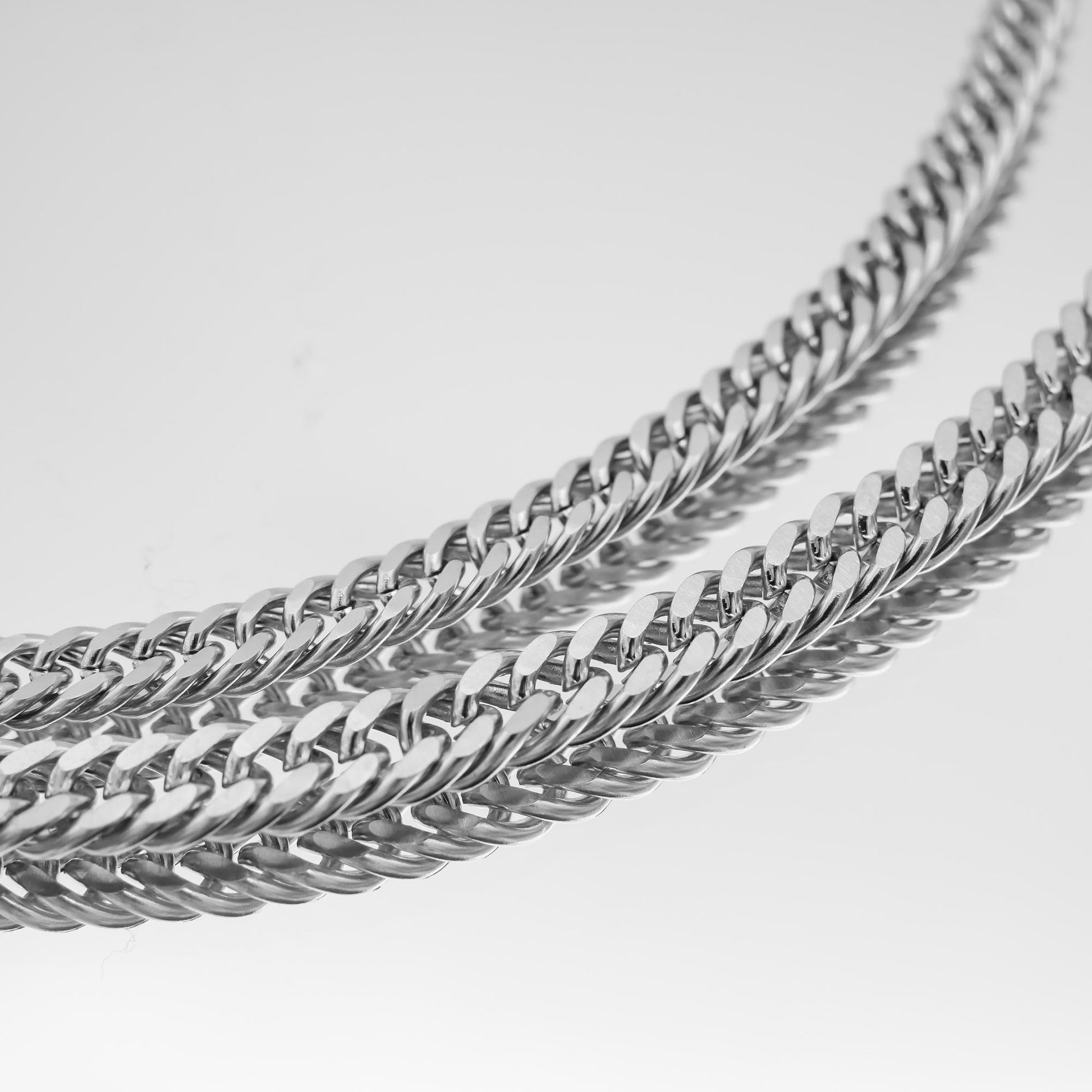 Double Link Curb Chain | Silver - Image 5 - ISMI JEWELS