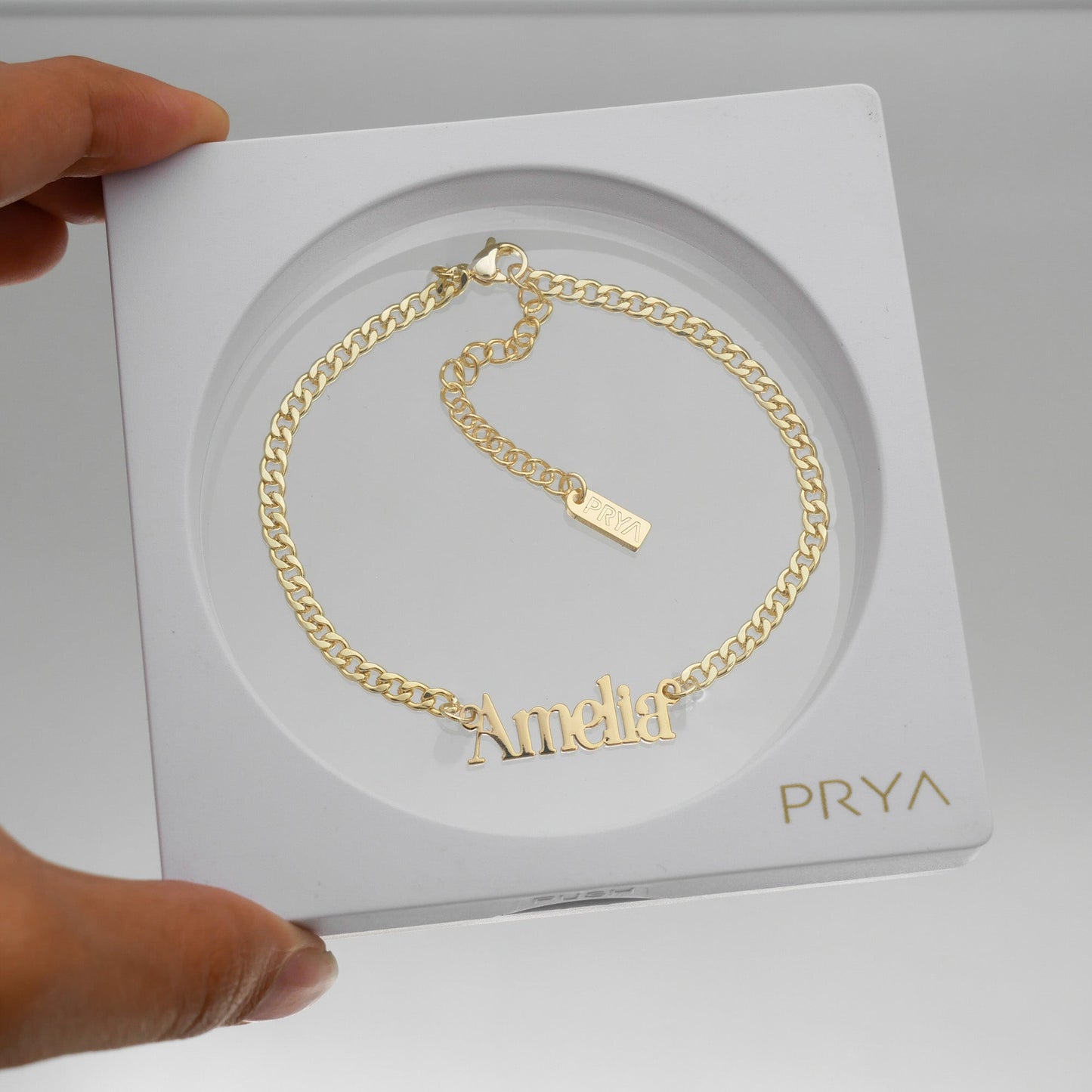Free Deluxe Display Case | ISMI™ - Image 2 - ISMI JEWELS