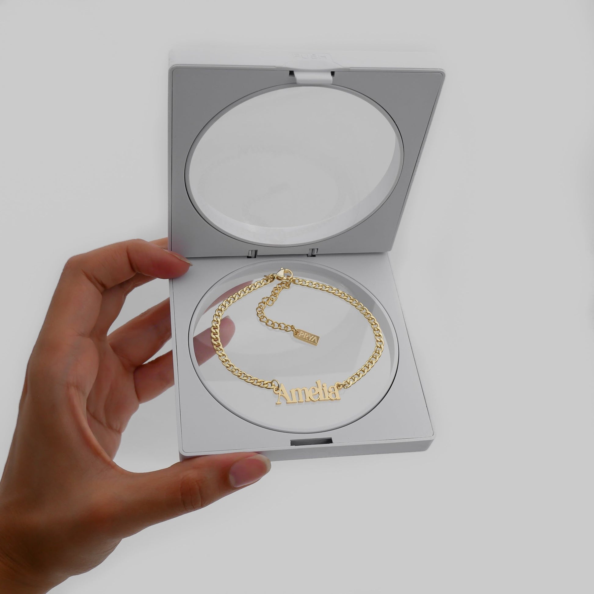 Free Deluxe Display Case | ISMI™ - Image 3 - ISMI JEWELS
