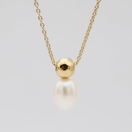Dara Pearl Drop Necklace - Image 1 - ISMI JEWELS