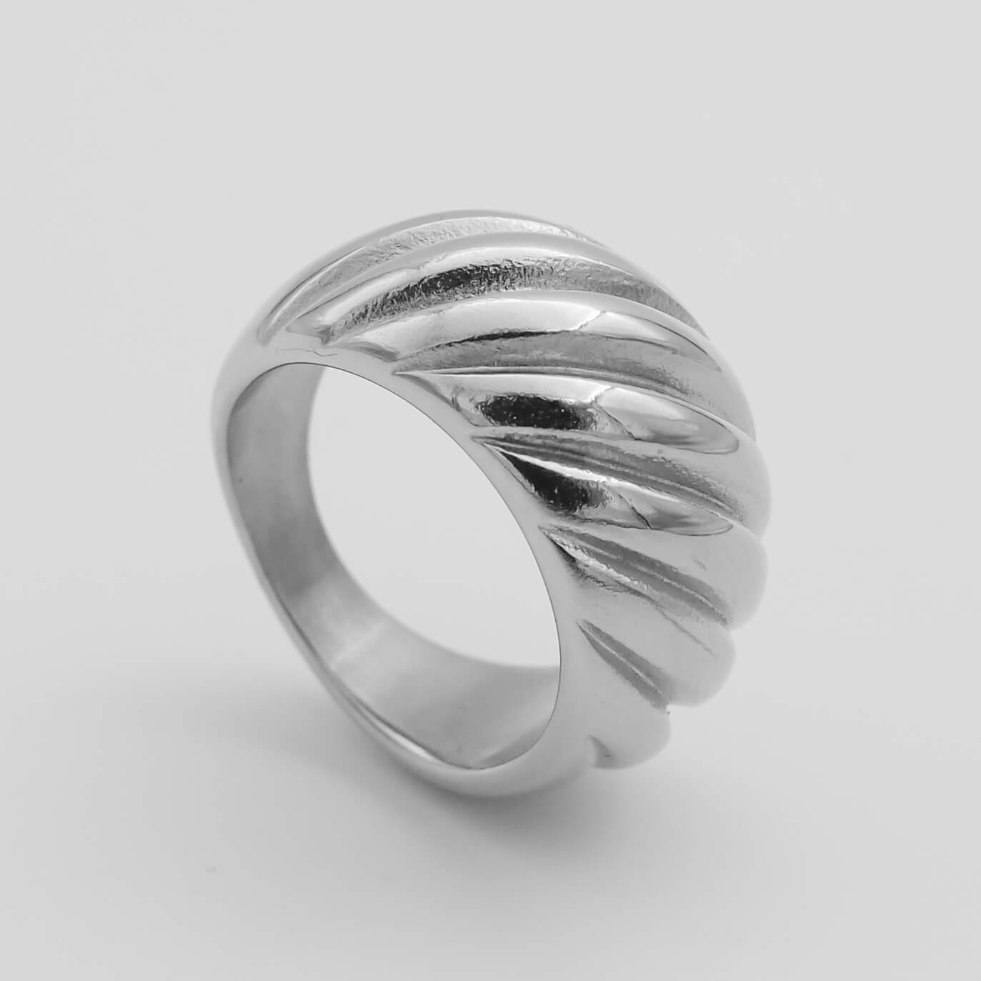 Venus Dome Ring | Silver - Image 2 - ISMI JEWELS