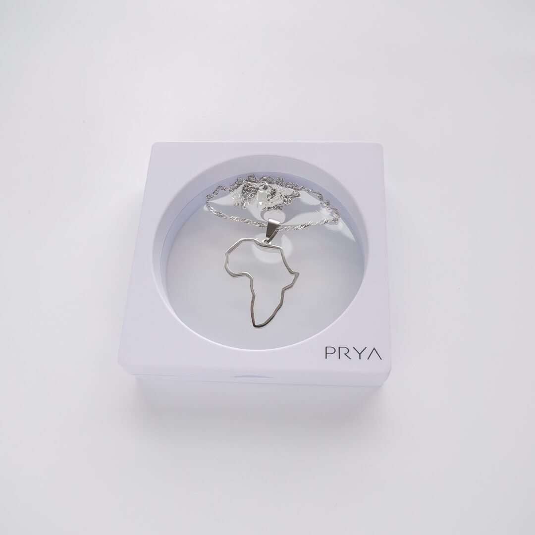 Africa Outline Necklace - ISMI JEWELS
