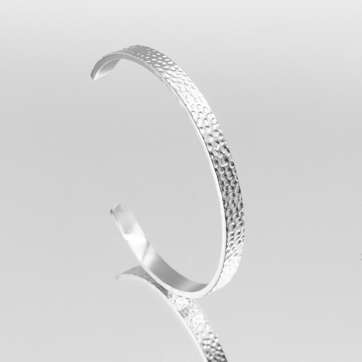 Amara Hammered Bangle - ISMI JEWELS