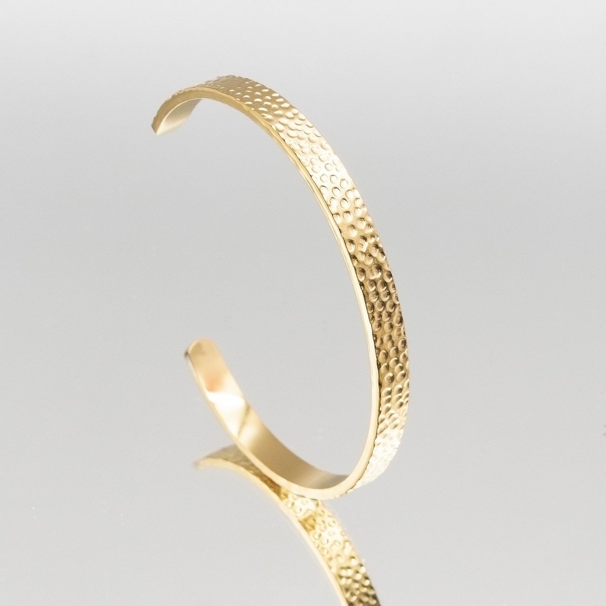 Amara Hammered Bangle - ISMI JEWELS