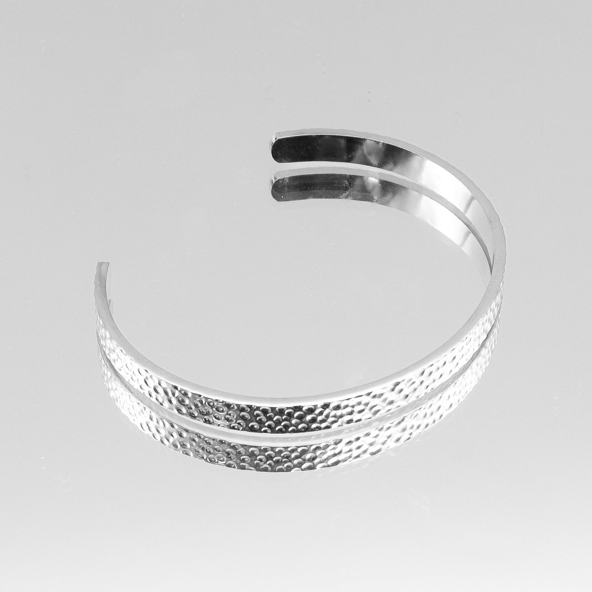 Amara Hammered Bangle - ISMI JEWELS