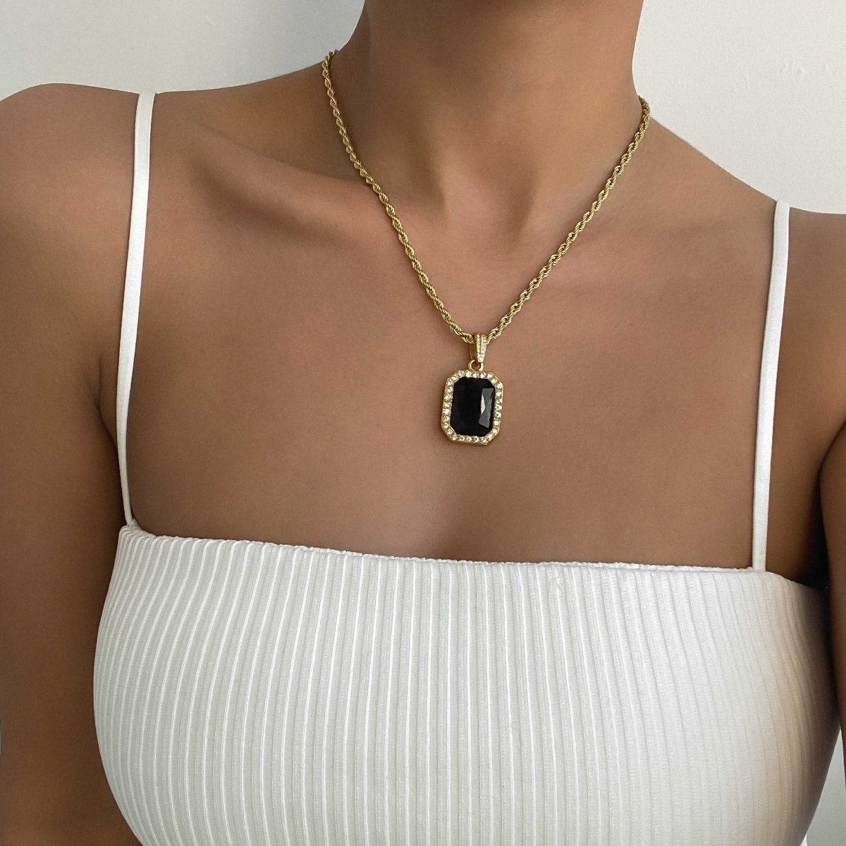 Amelia Onyx Tablet Necklace - ISMI JEWELS