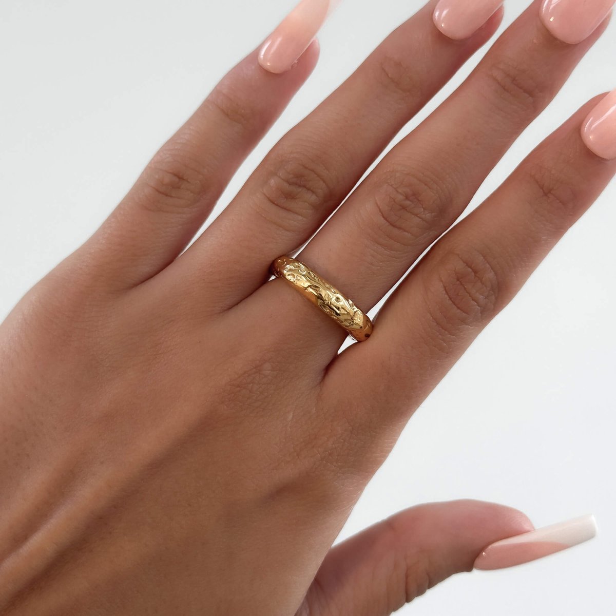 Astrid Hammered Band Ring - ISMI JEWELS