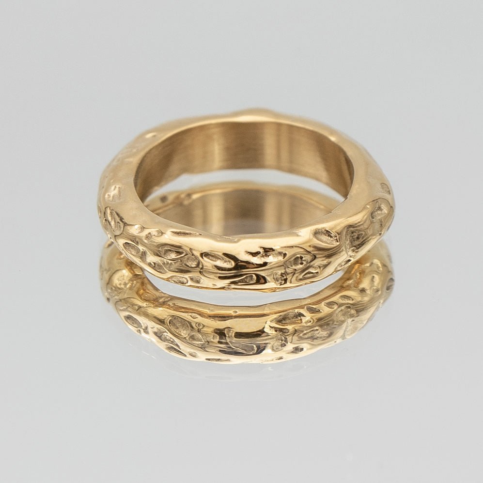 Astrid Hammered Band Ring - ISMI JEWELS