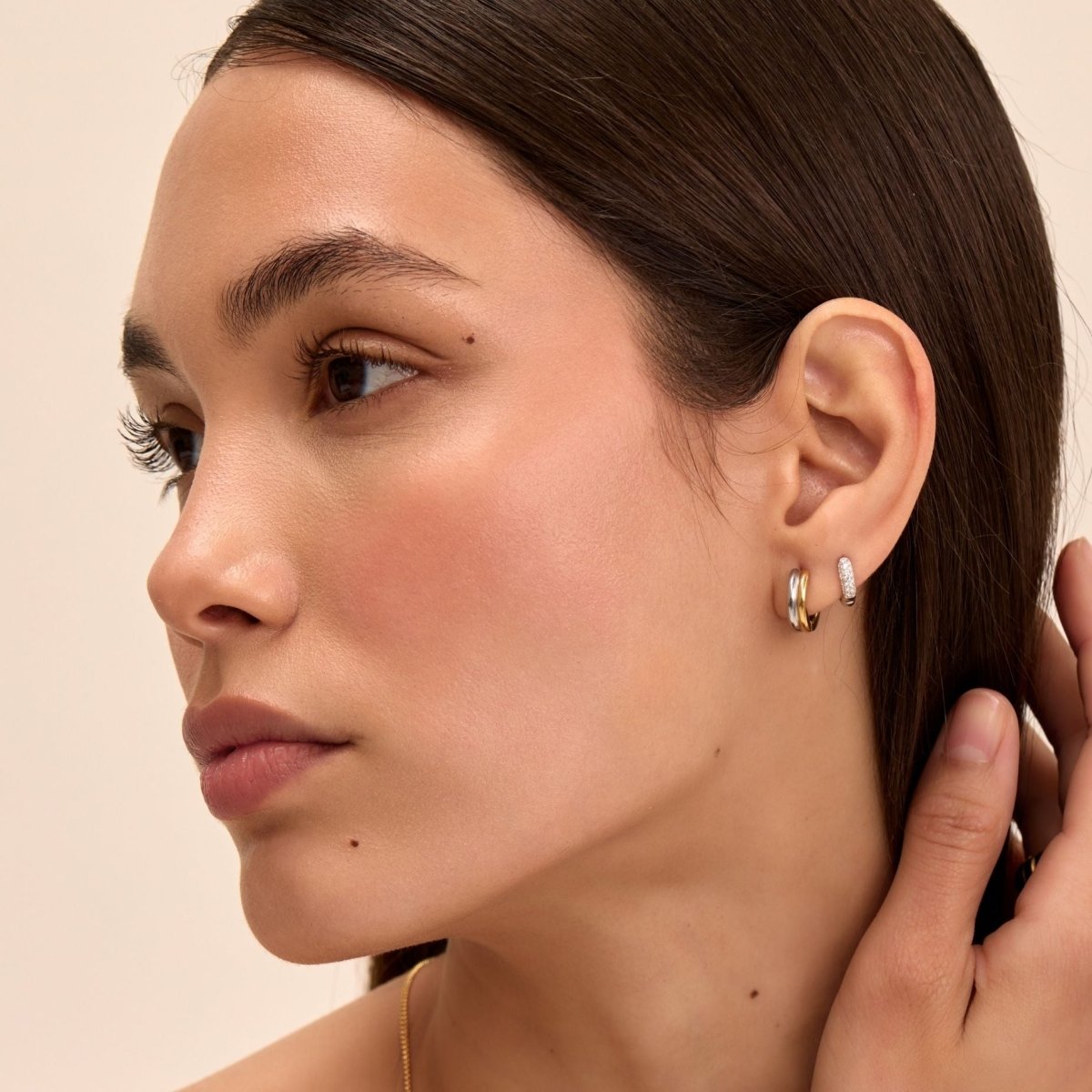 Bonnie Huggie Earrings - ISMI JEWELS