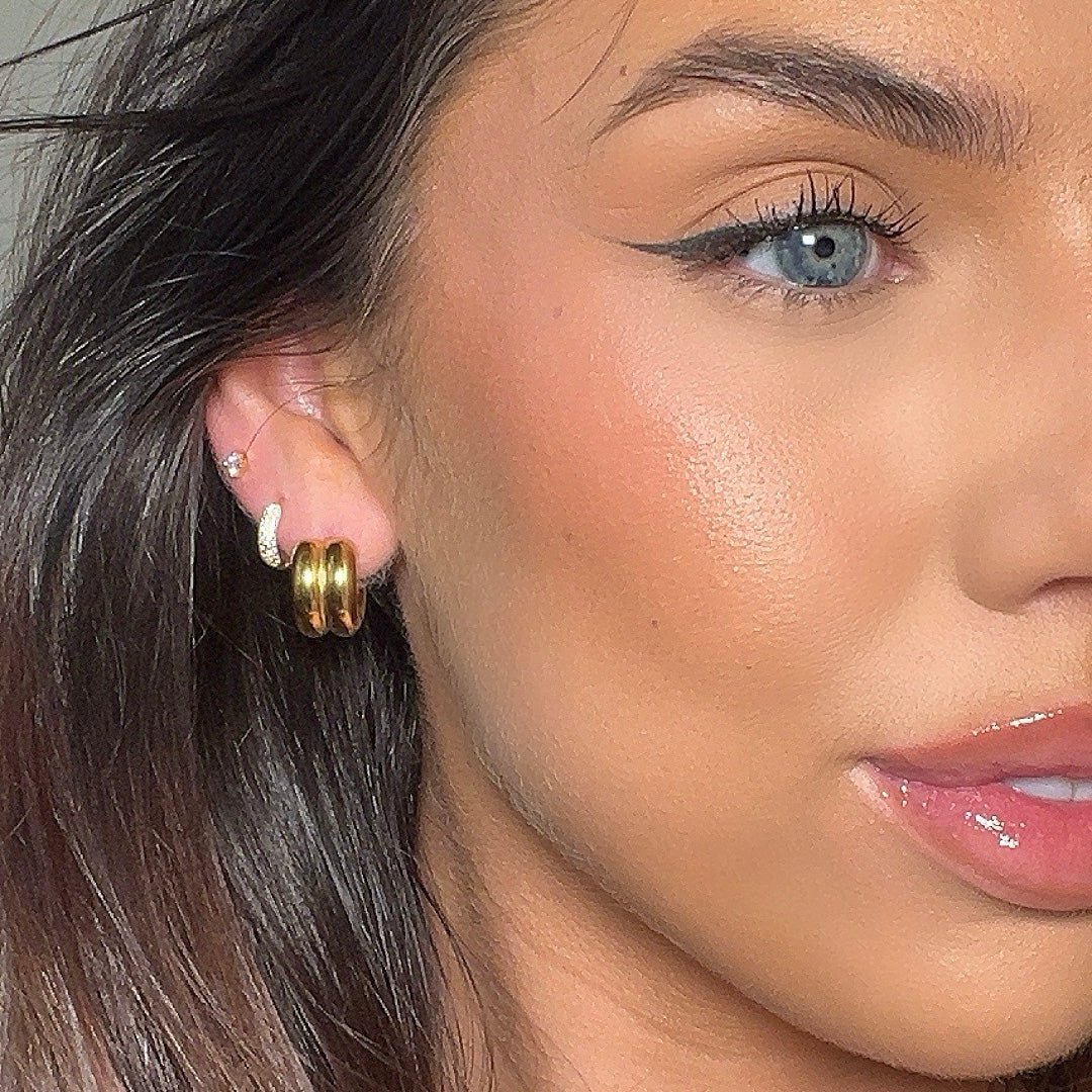 Bonnie Huggie Earrings - ISMI JEWELS