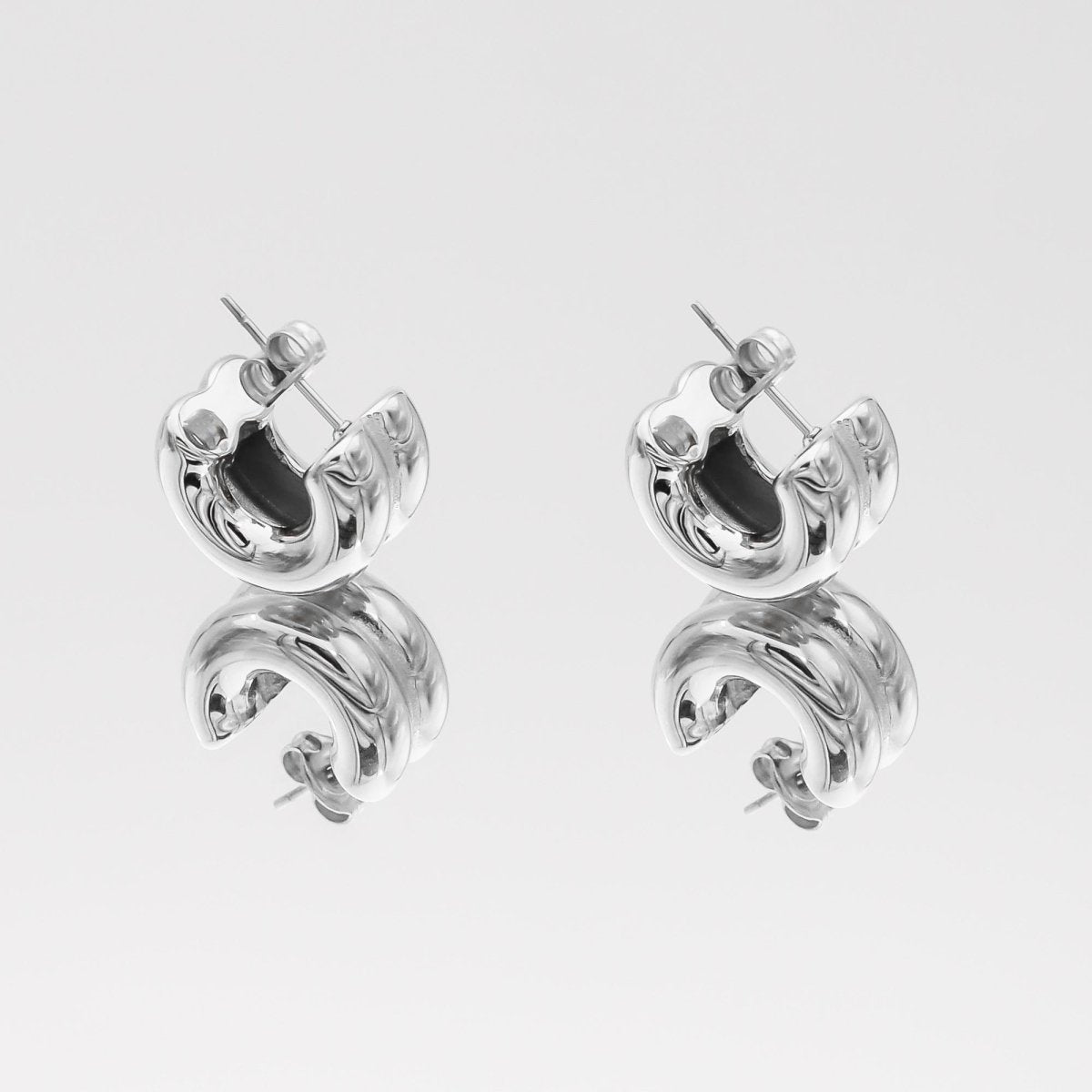 Bonnie Huggie Earrings - ISMI JEWELS