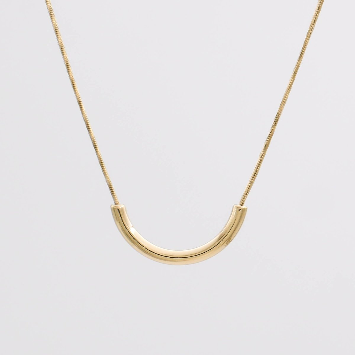 Cerys Crescent Bar Necklace - ISMI JEWELS