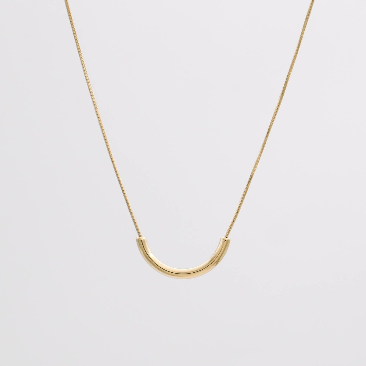 Cerys Crescent Bar Necklace - ISMI JEWELS