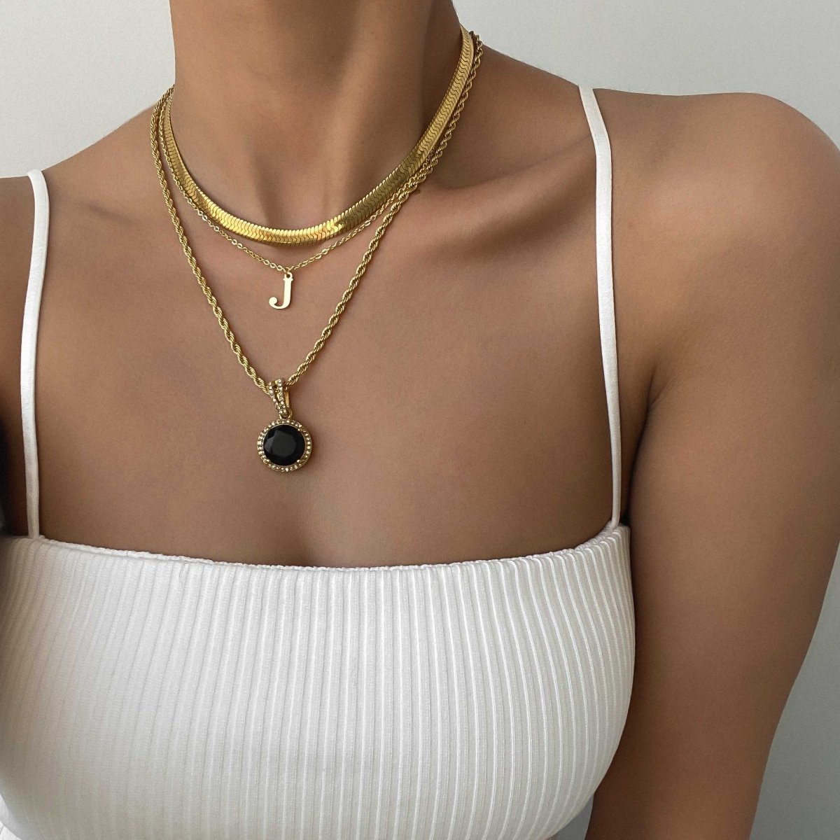 Clarissa Onyx Round Necklace - ISMI JEWELS