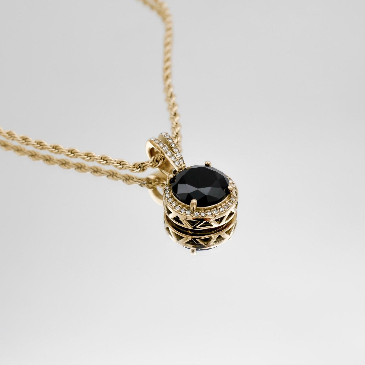 Clarissa Onyx Round Necklace - ISMI JEWELS