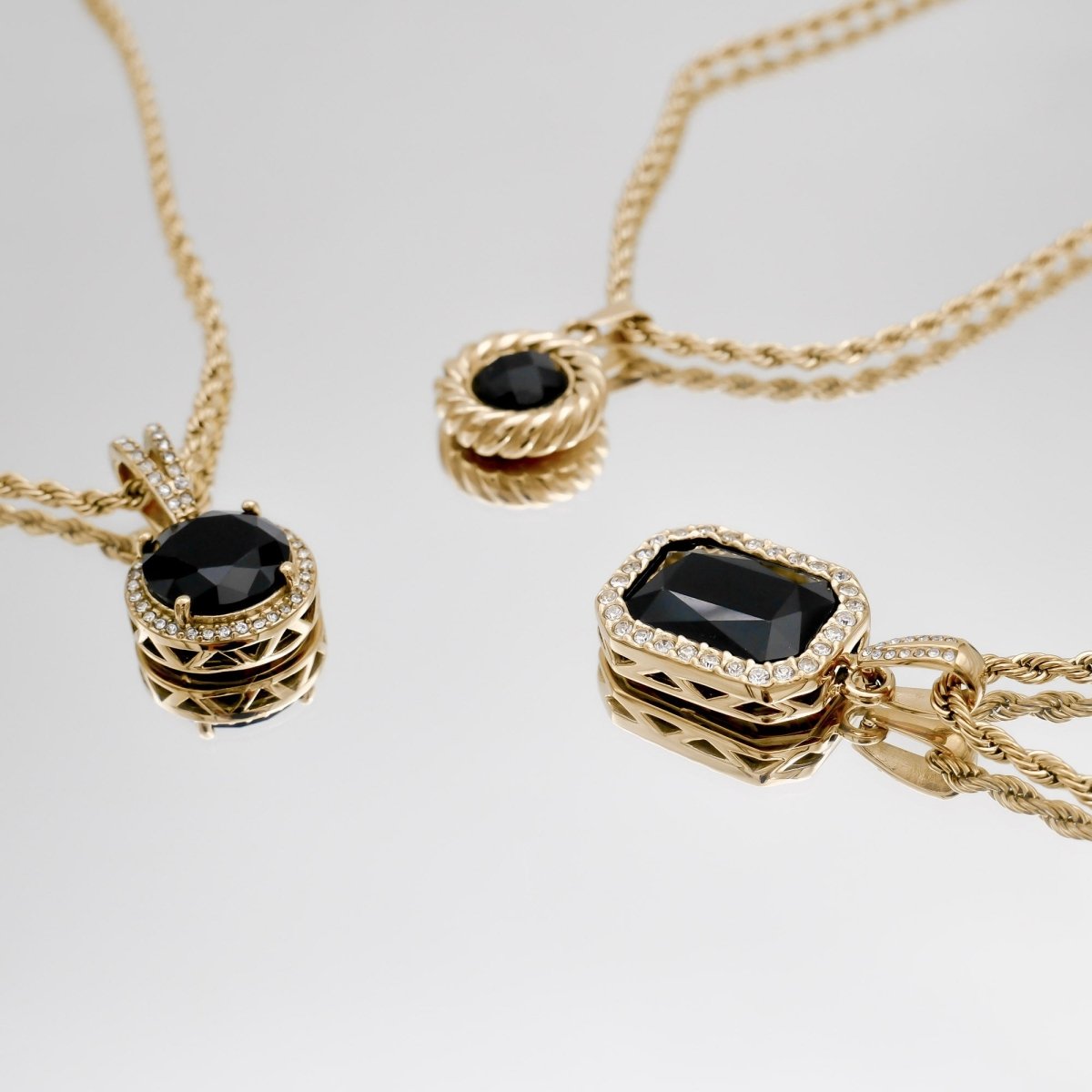 Clarissa Onyx Round Necklace - ISMI JEWELS