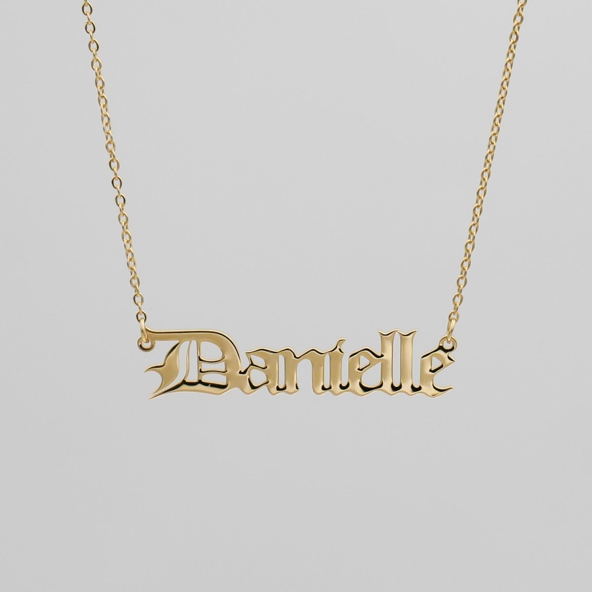 Classic Name Plate Necklace - ISMI JEWELS