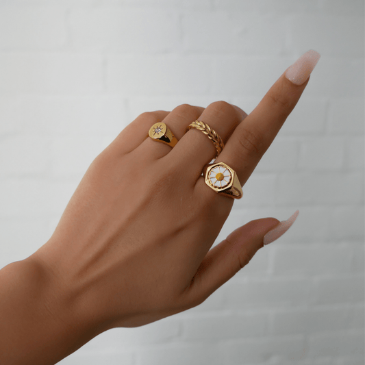 Daisy Signet Ring - ISMI JEWELS