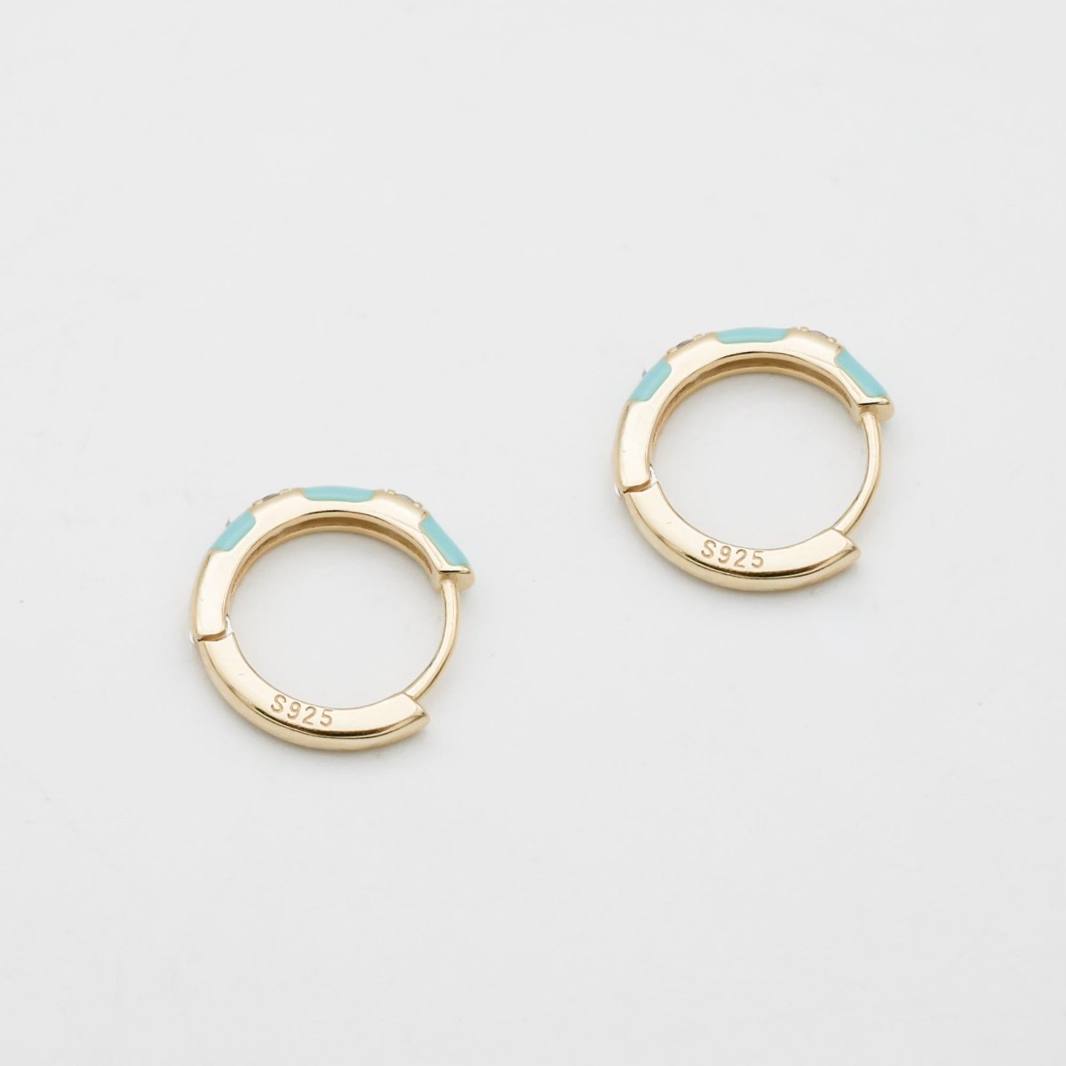 Elsa Huggie Earrings - ISMI JEWELS
