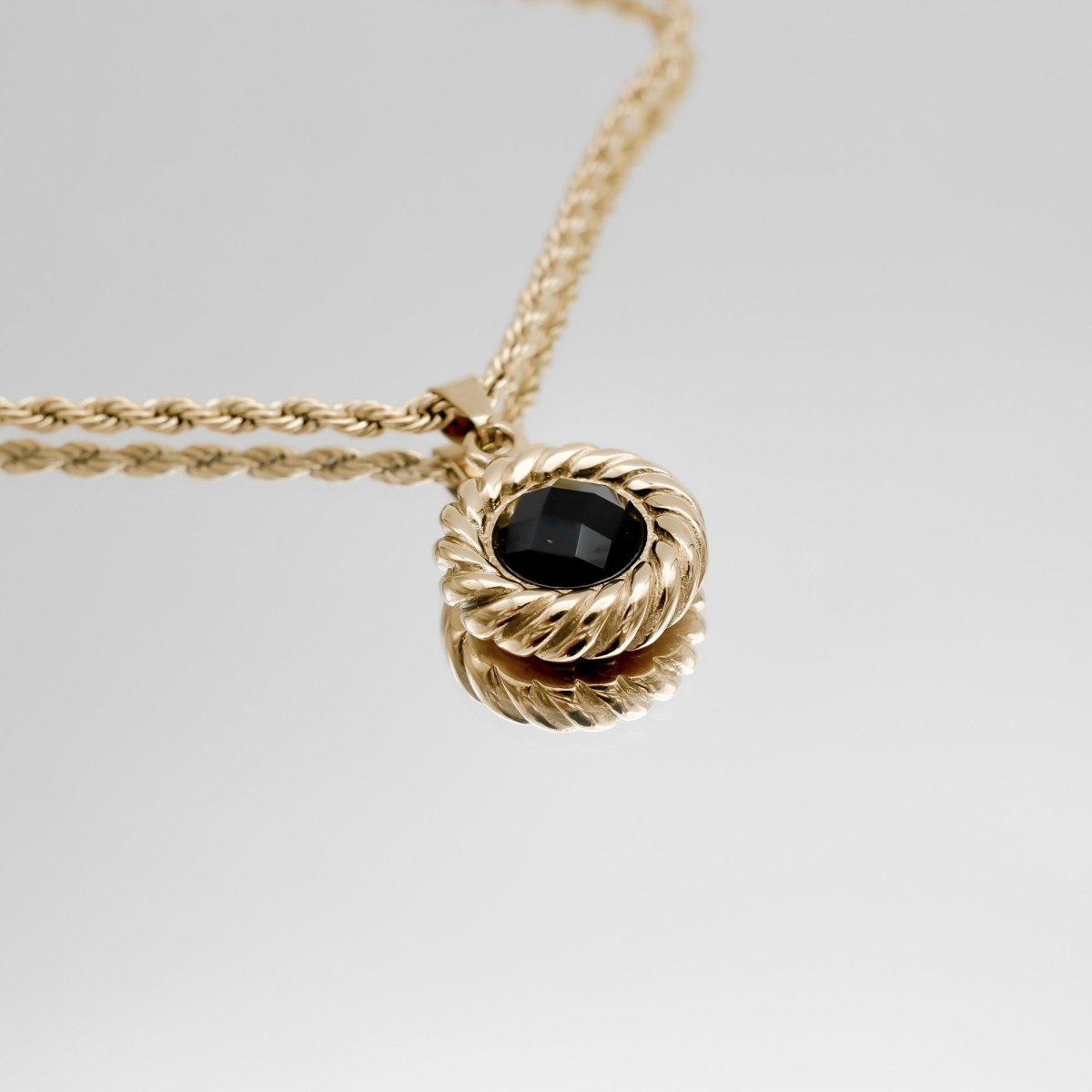 Esme Onyx Round Necklace - ISMI JEWELS
