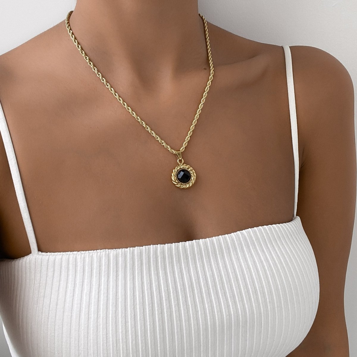 Esme Onyx Round Necklace - ISMI JEWELS