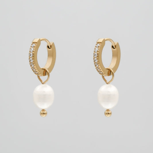 Esme Pearl Huggie Earrings - ISMI JEWELS