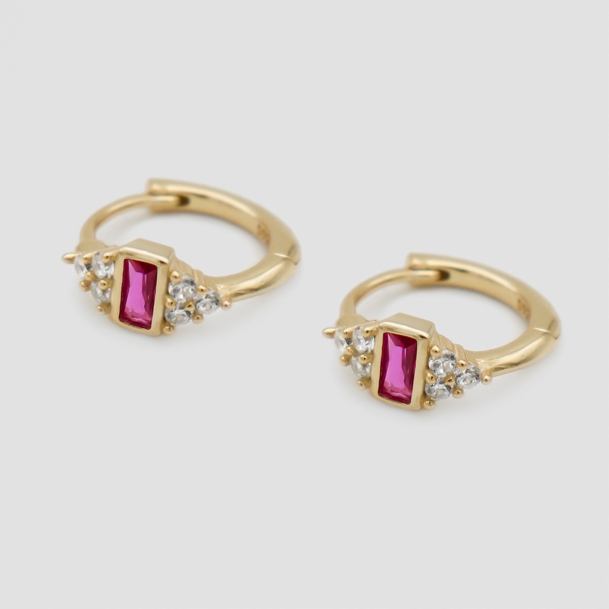 Eva Huggie Earrings - ISMI JEWELS
