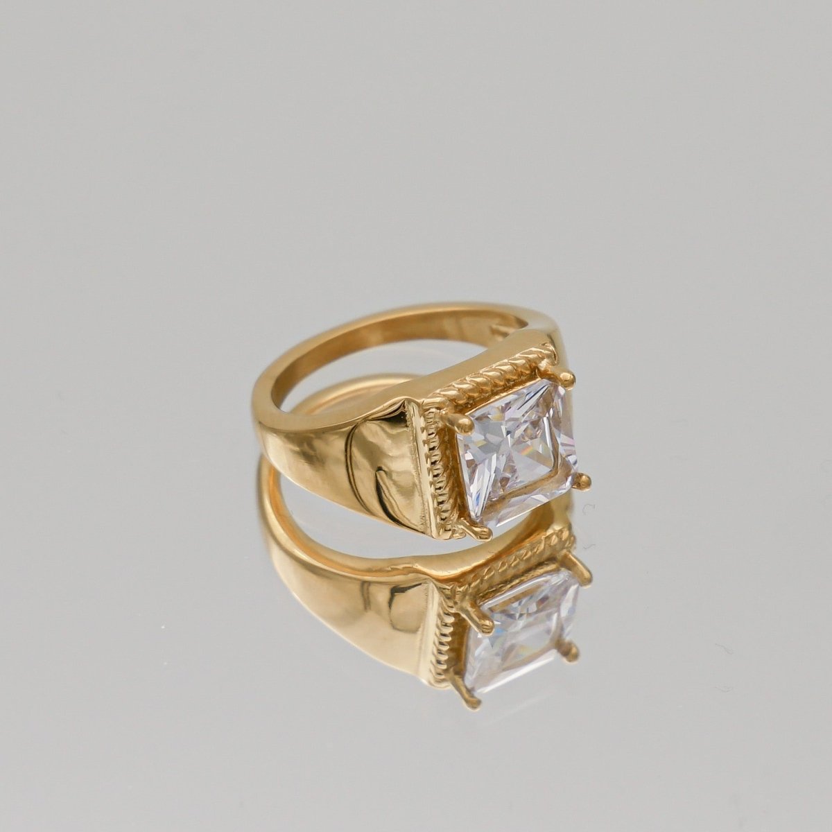 Hana Gemstone Signet Ring - ISMI JEWELS