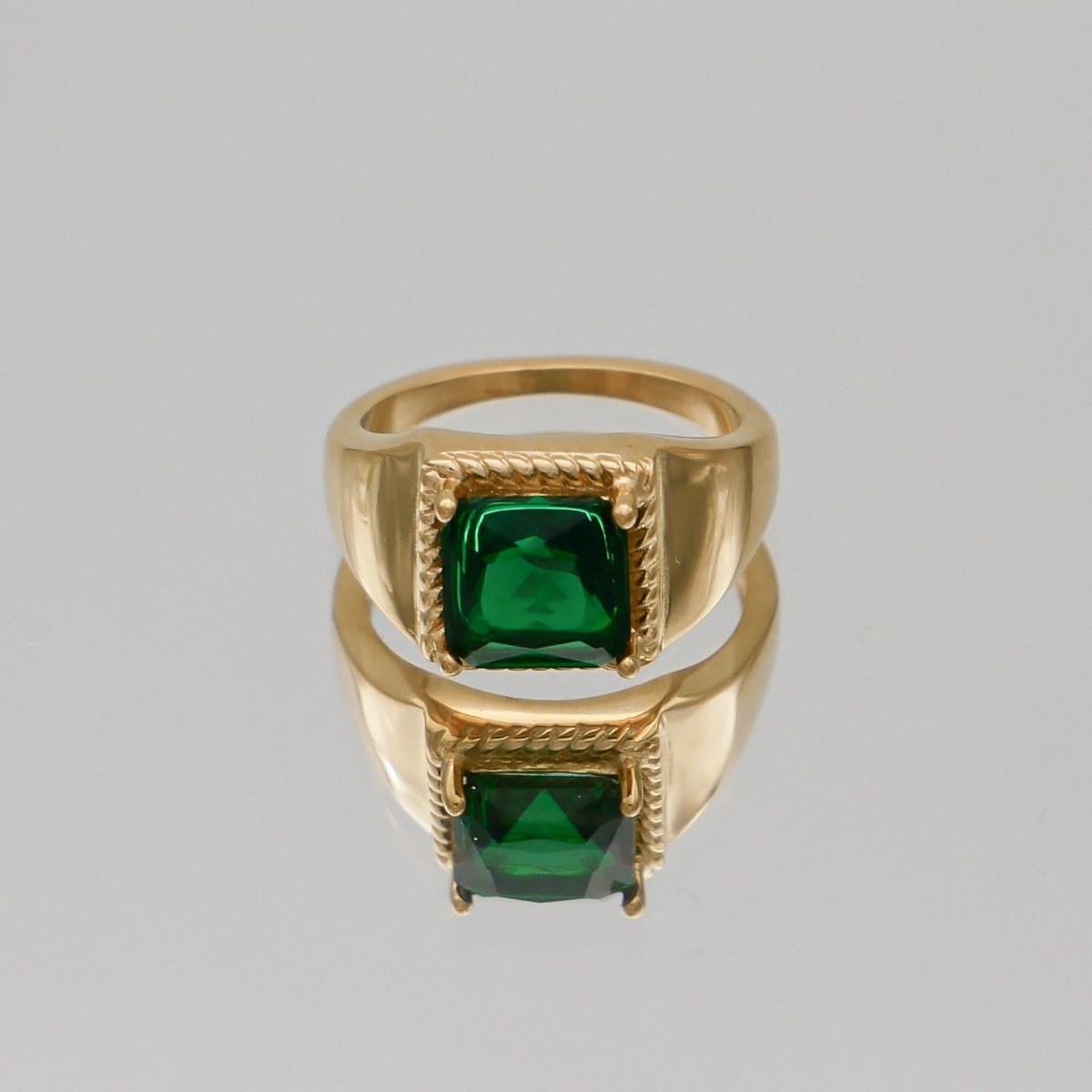 Hana Gemstone Signet Ring - ISMI JEWELS