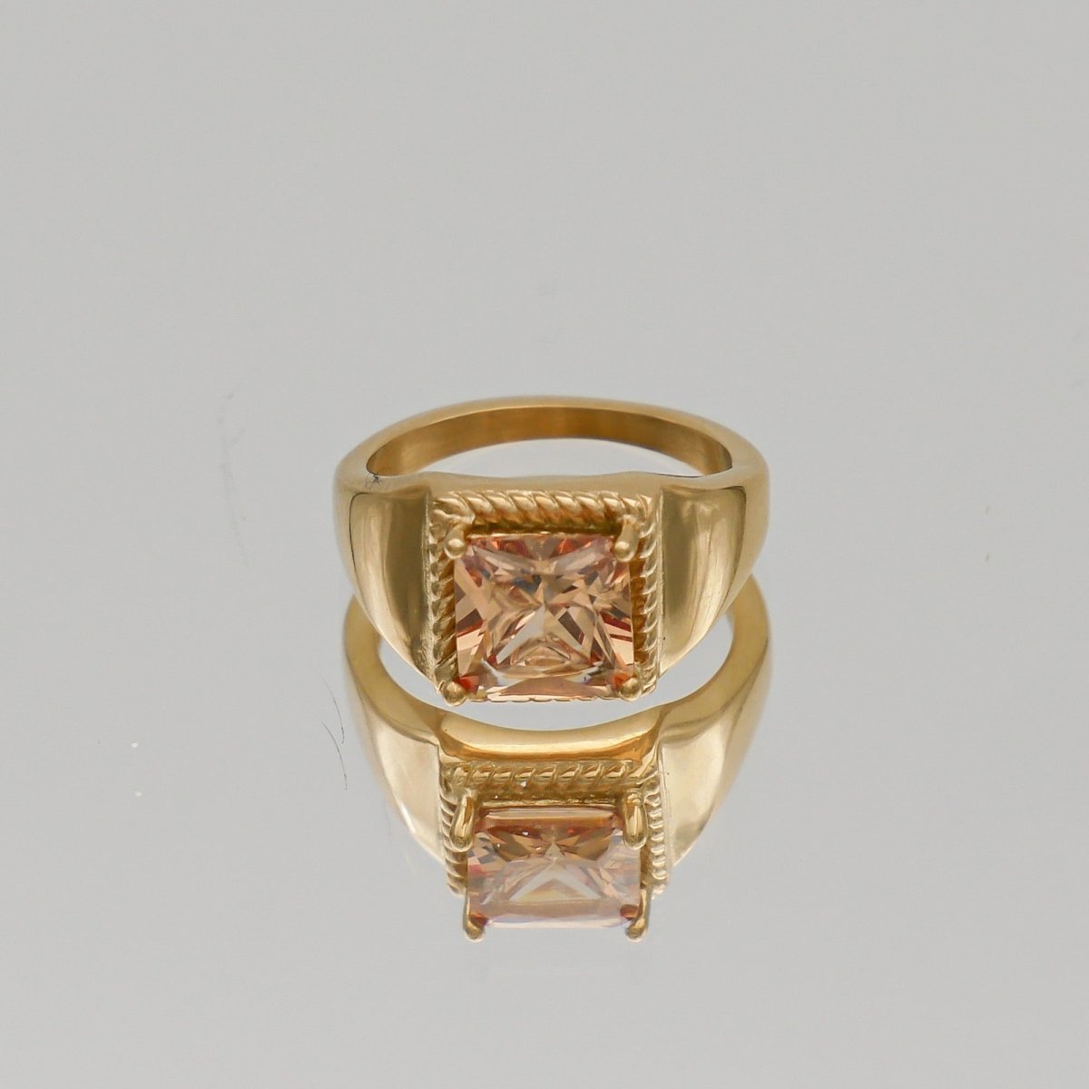 Hana Gemstone Signet Ring - ISMI JEWELS