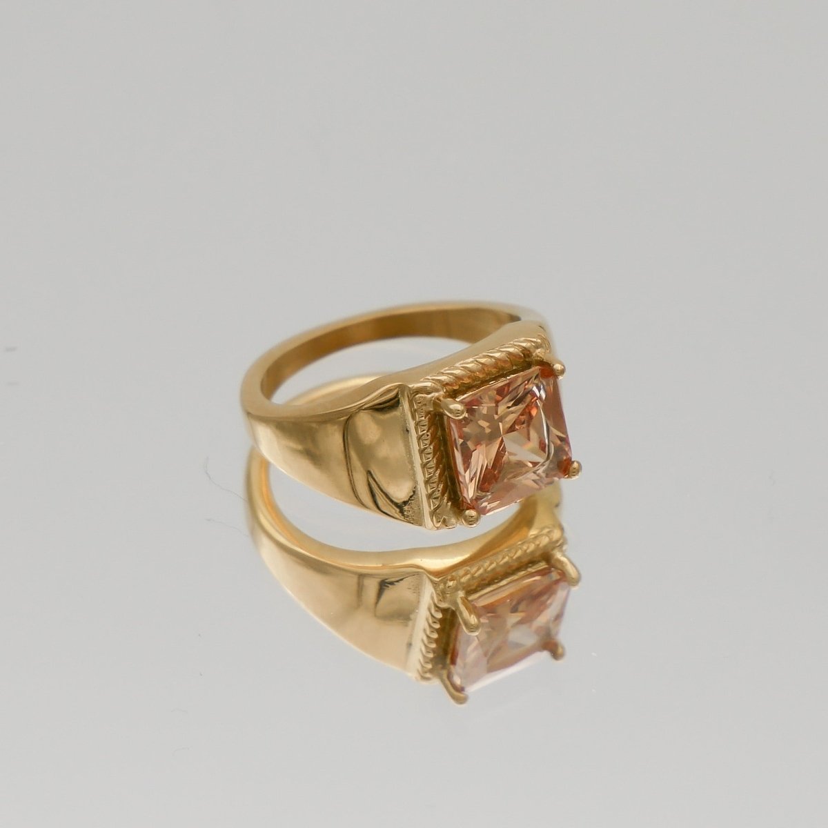 Hana Gemstone Signet Ring - ISMI JEWELS