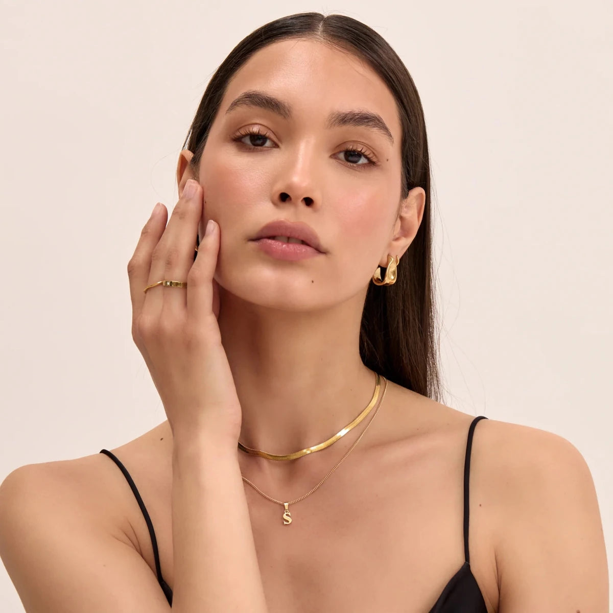 Kayla Lowercase Mini Initial Necklace - ISMI JEWELS