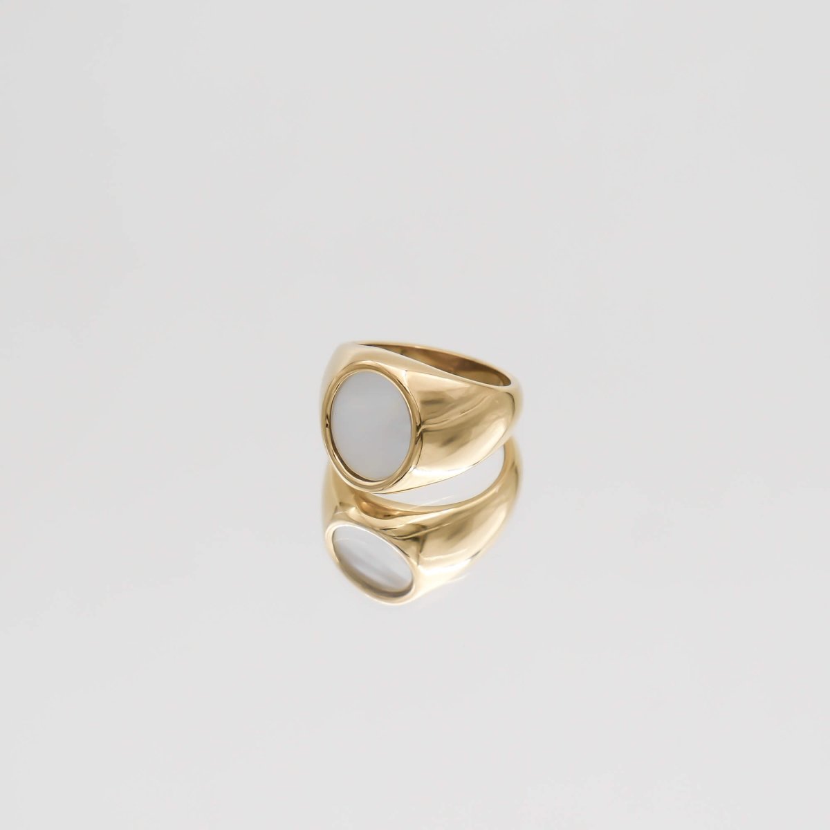 Lani Opal Oval Signet Ring - ISMI JEWELS