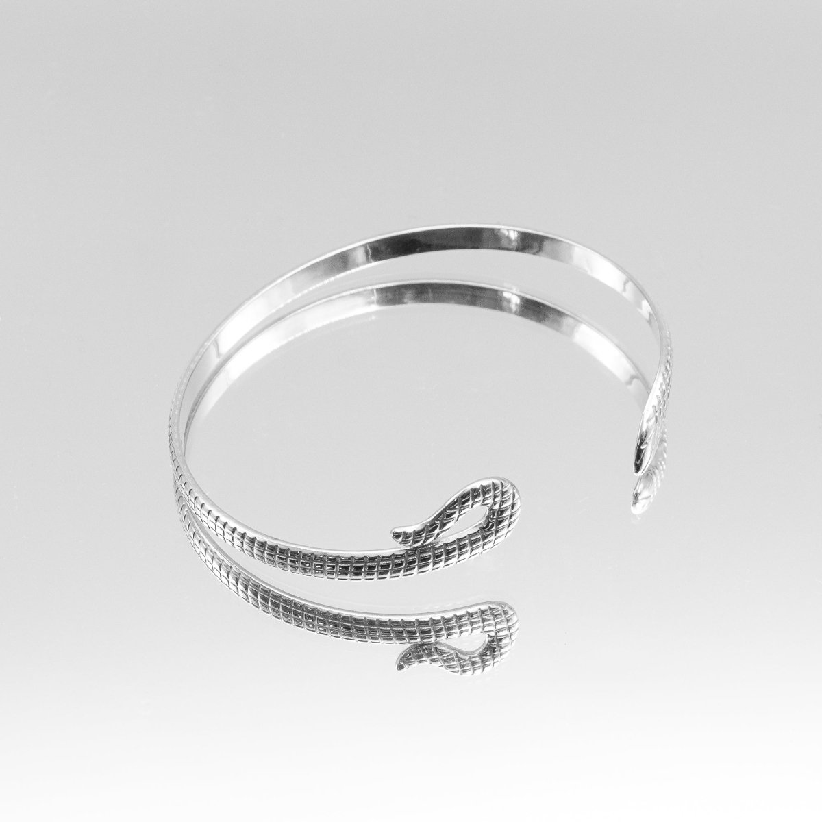 Lina Snake Bangle - ISMI JEWELS
