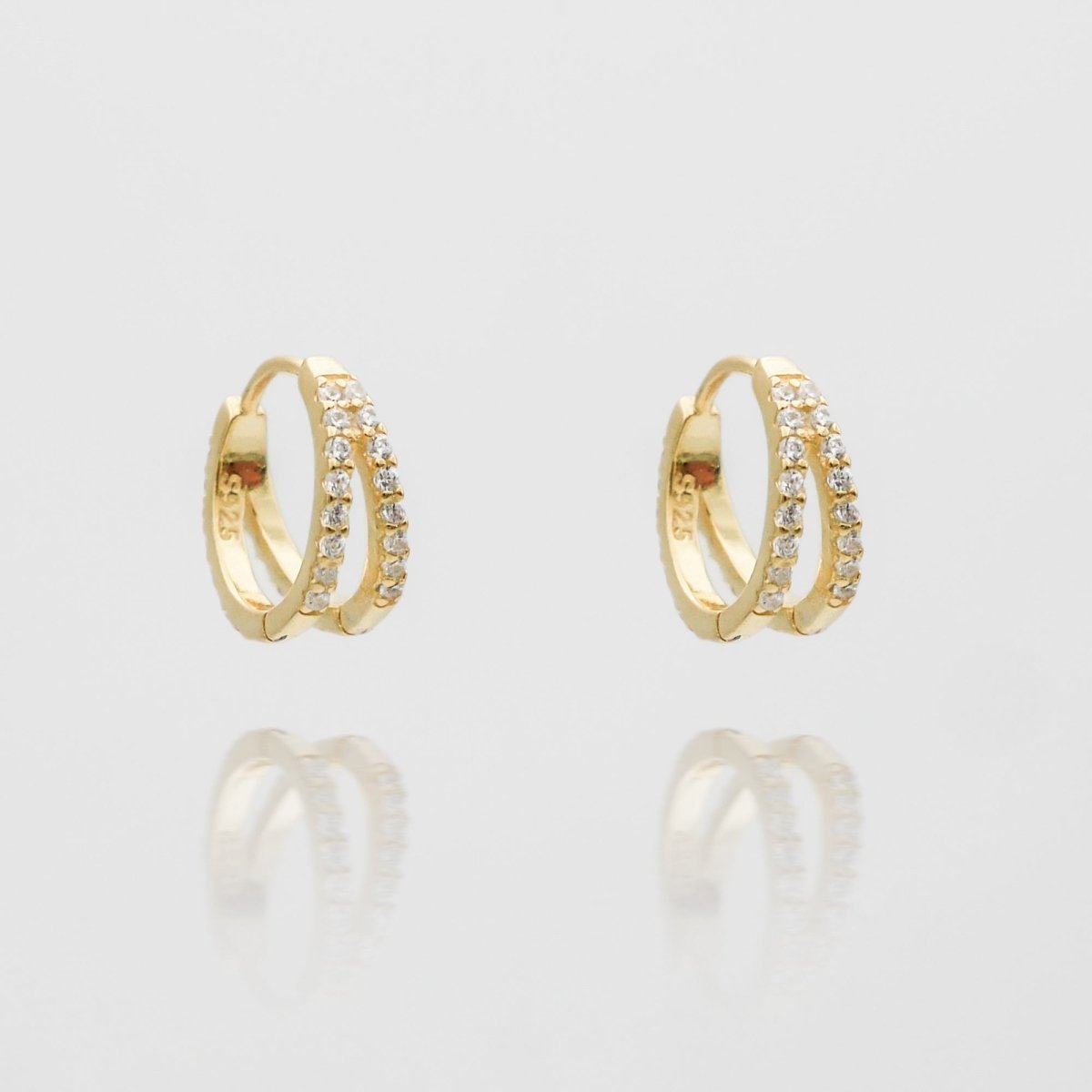 Lola Huggie Earrings - ISMI JEWELS