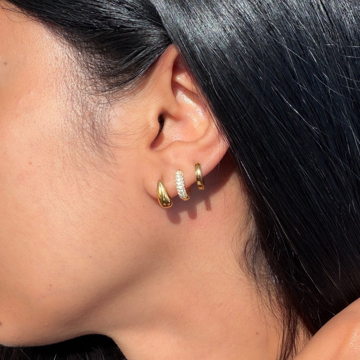Lori CZ Huggie Earrings - ISMI JEWELS