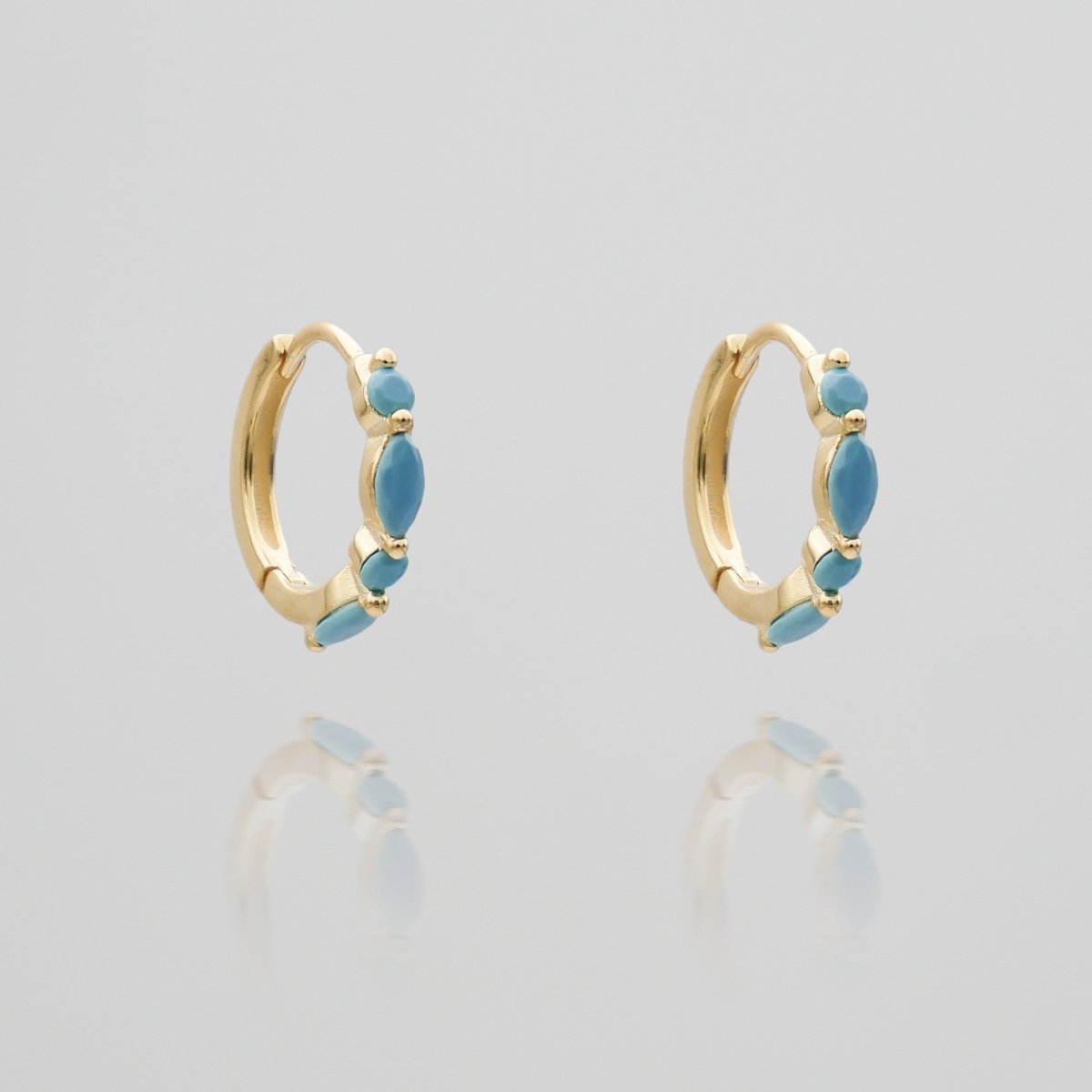 Lyla Huggie Earrings - ISMI JEWELS