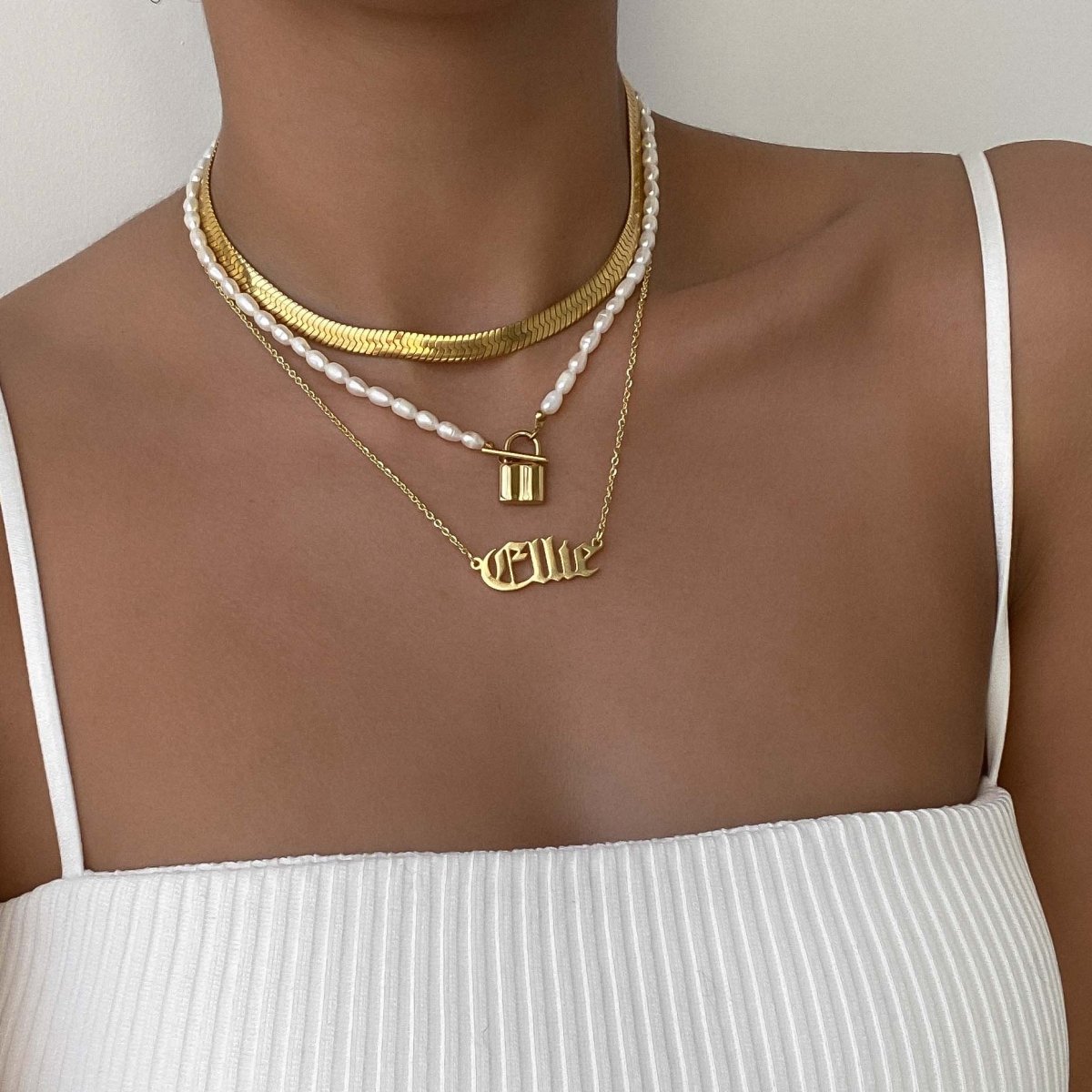 Old English Name Plate Necklace - ISMI JEWELS