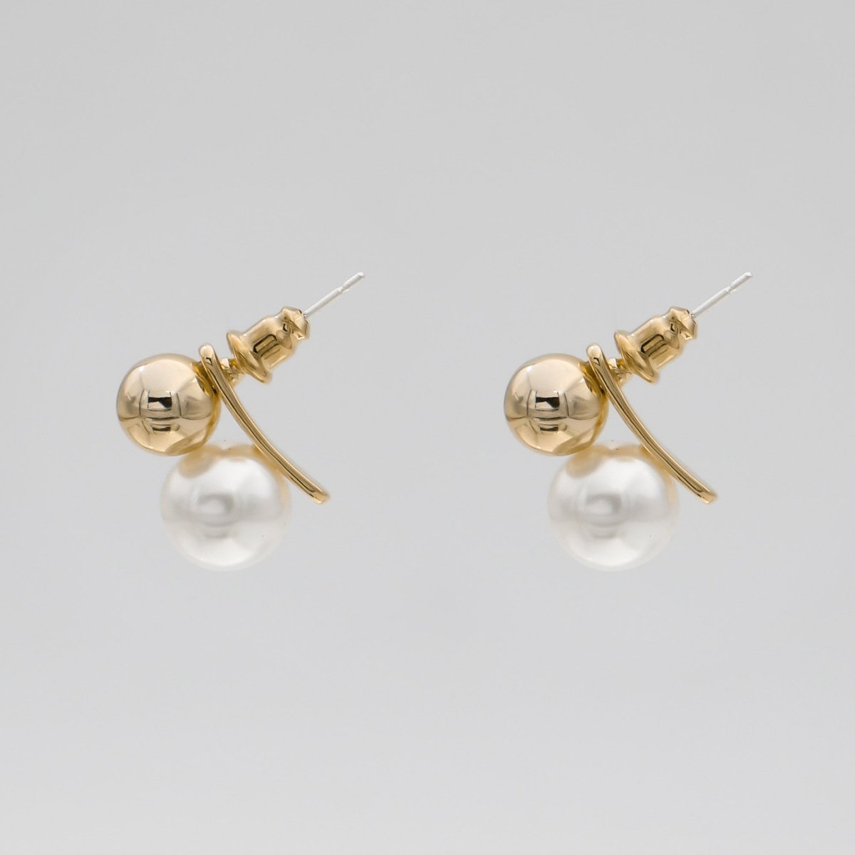 Pia Pearl Stud Earrings - ISMI JEWELS
