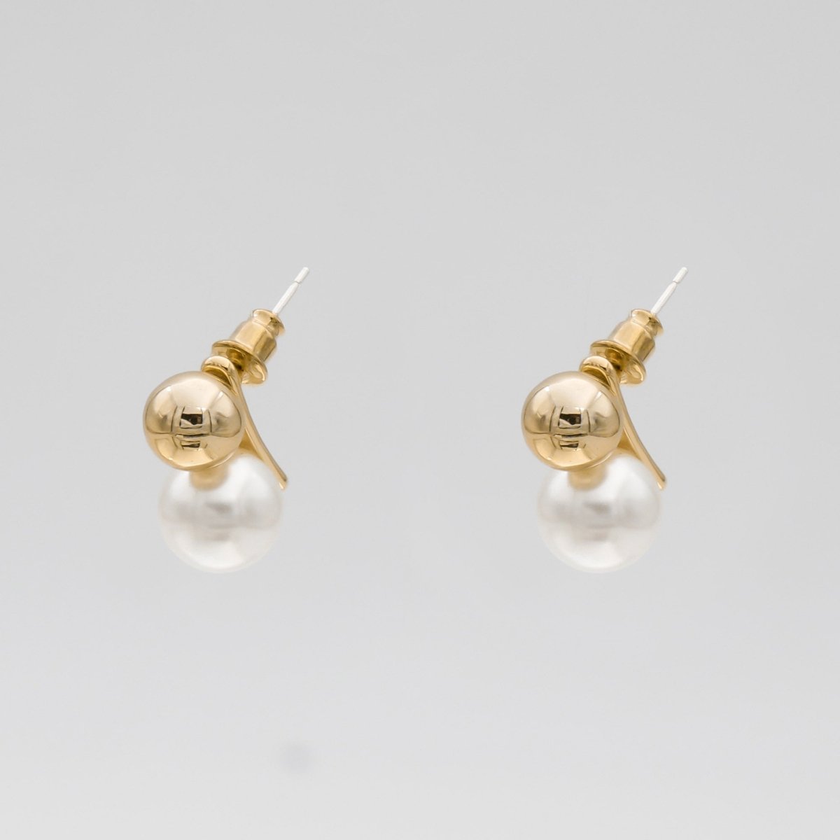 Pia Pearl Stud Earrings - ISMI JEWELS