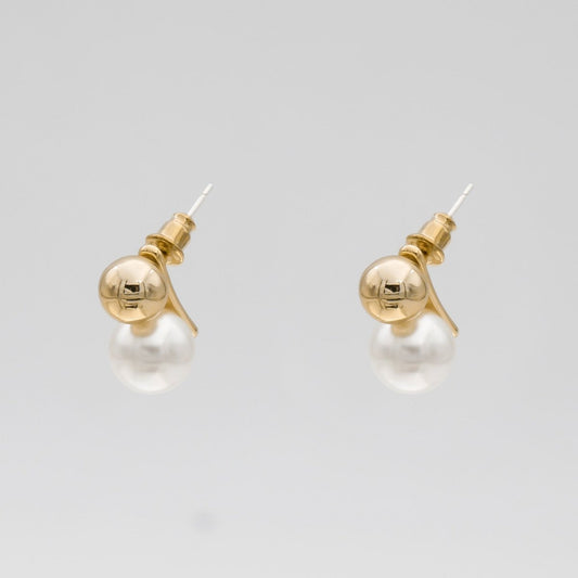 Pia Pearl Stud Earrings - ISMI JEWELS